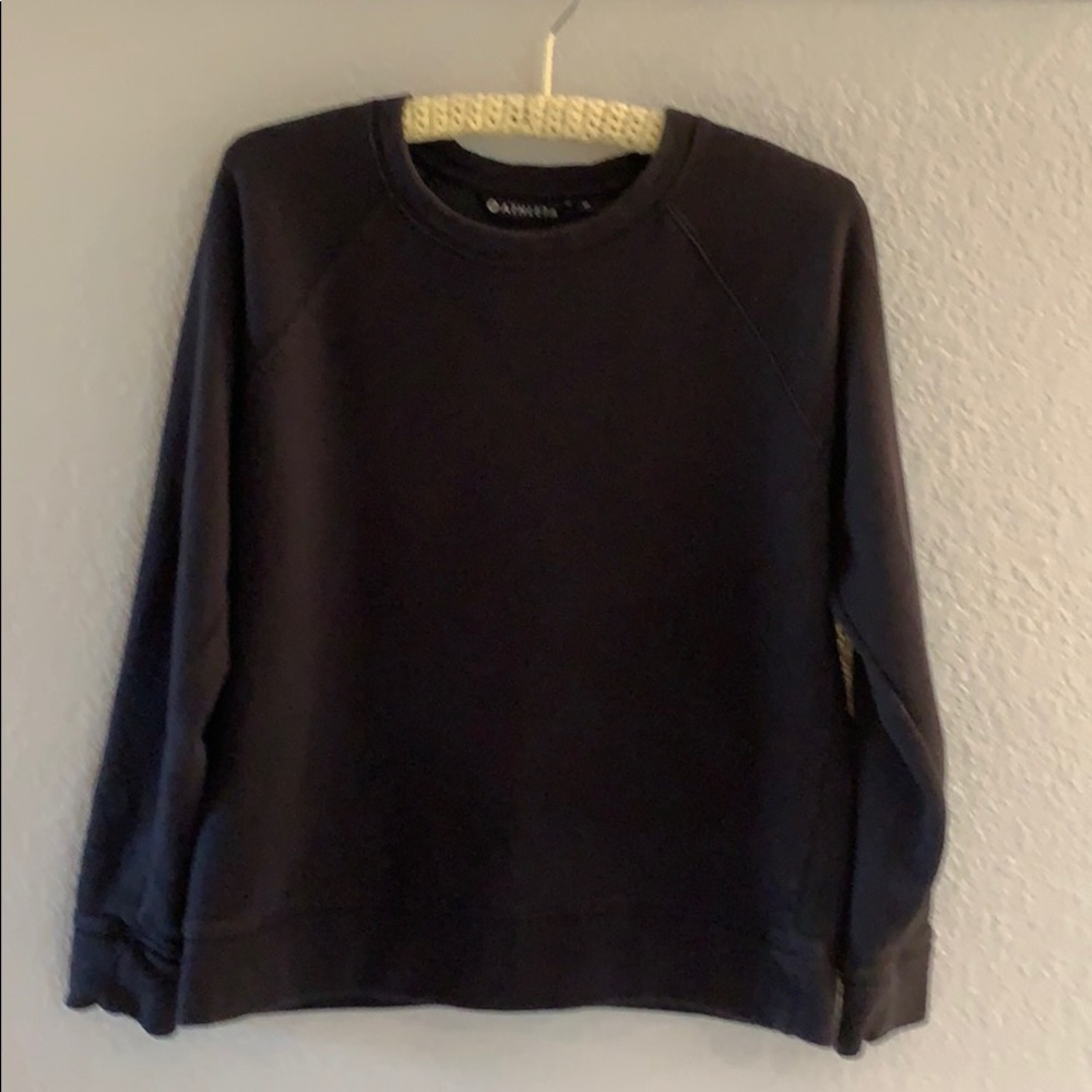 Athleta Dynamic Crew Neck Sweatshirt